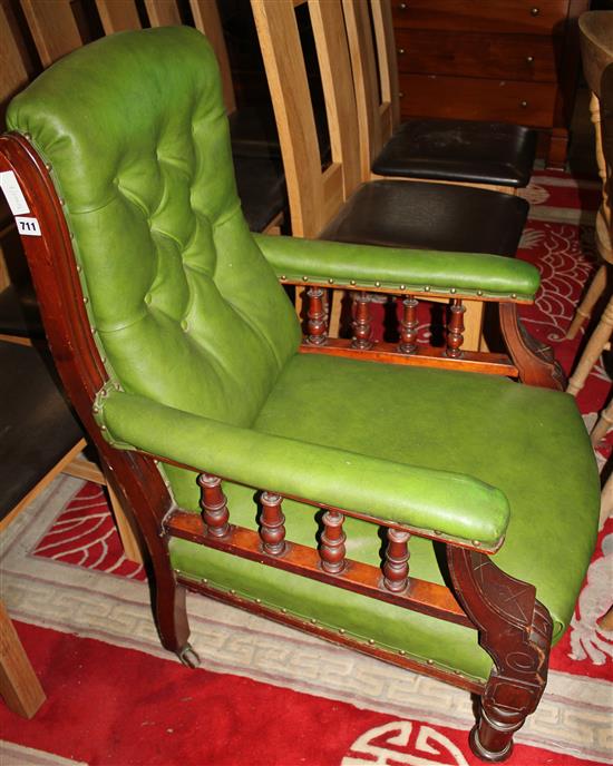 Victorian mahogany armchair(-)